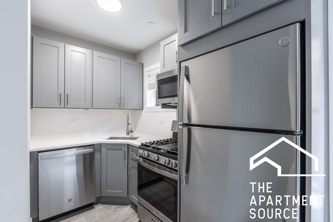 Building Photo - 1139 Oak Ave Unit E1