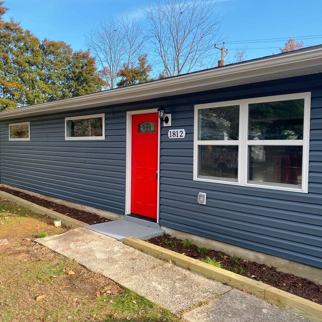 Building Photo - 1812 Colmar Rd