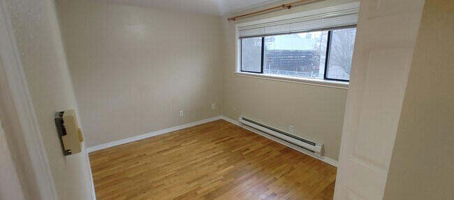 Photo - 10559 Midvale Ave N