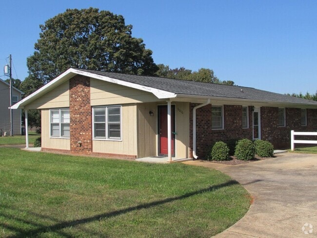 Building Photo - 6016 Pleasant Grove Rd Rental