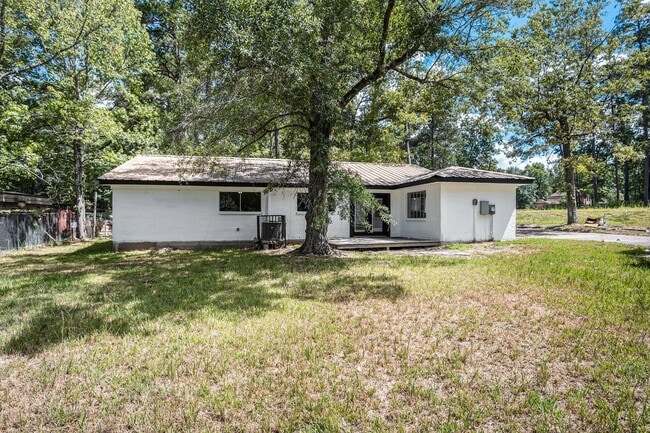 Building Photo - 1702 Athens Dr