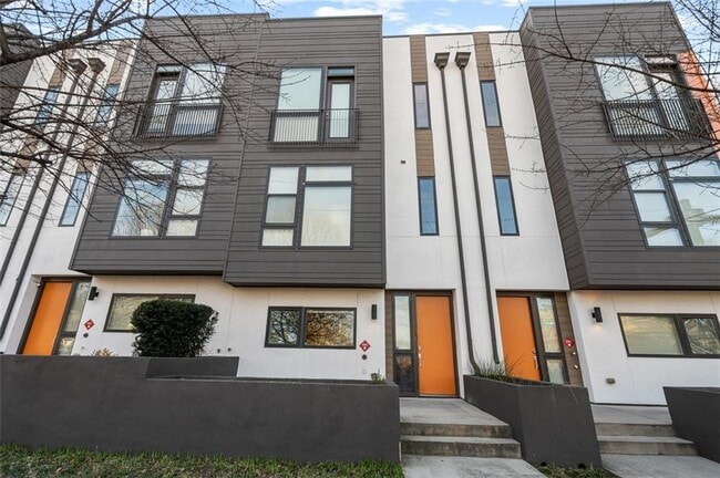 Photo - 63 Reynolds Square Ln