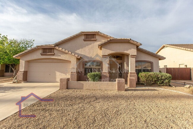 Building Photo - 2042 E Smoke Tree Rd