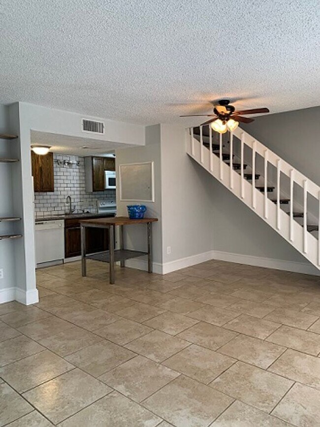 Photo - 2 bed 2 bath Condo Walking Distance to SFA!