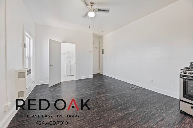 Photo - 744 Beacon Ave Unidad 306 Rental