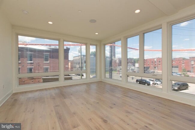 Building Photo - 2431 Frankford Ave Unit 16