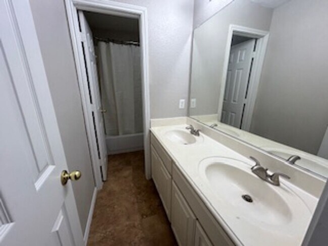 Photo - 7145 Waterlily Ln