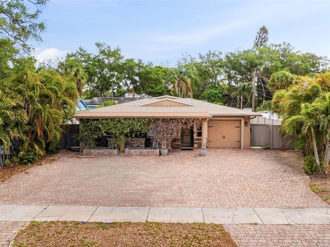 Building Photo - 2121 Park St N