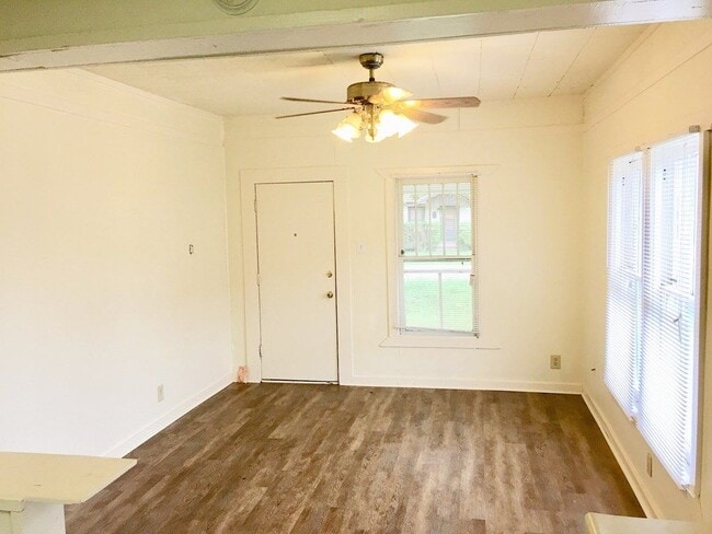 Photo - 711 10th Street