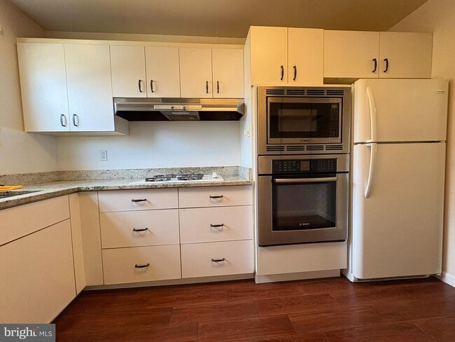 Photo - 6317 Pearce Ave