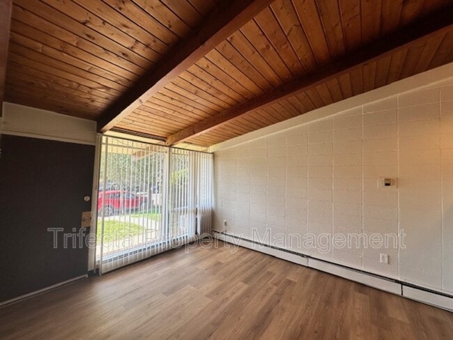 Photo - 610 Parker St
