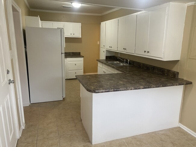 Photo - 154 Dobbs Ave