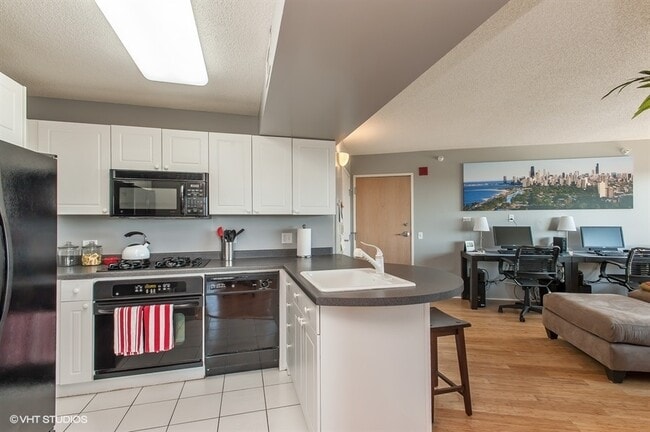 Photo - 1720 Maple Ave Unit 2670