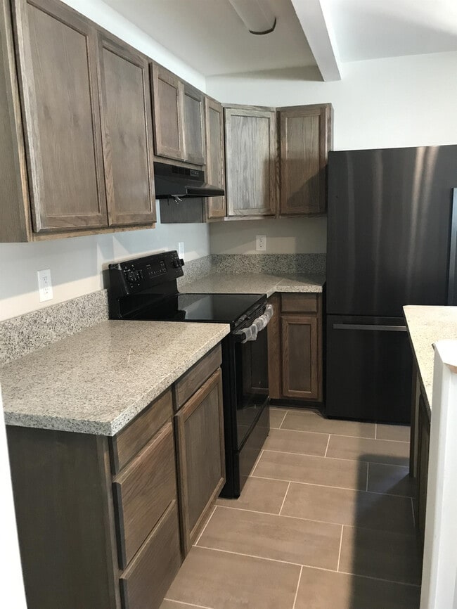 Photo - Beautiful 4 bedroom 2.5 bath townhome