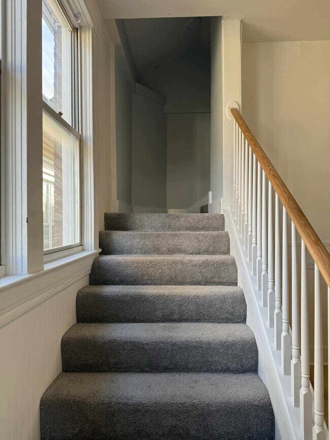 Photo - MASSIVE 4 bedroom, 2 bathroom house. RENOVATED