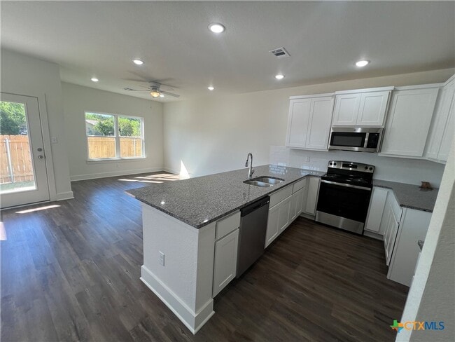 Photo - 1834 Royal Loop