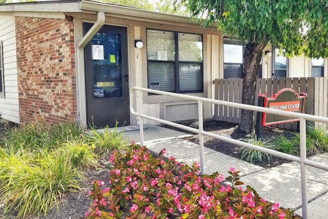 Willow Run Leasing Office - Willow Run