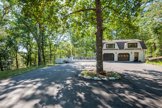 Photo - 1644 Dudley Mountain Rd