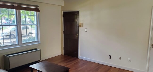 Photo - 310 Ashby St Unidad D