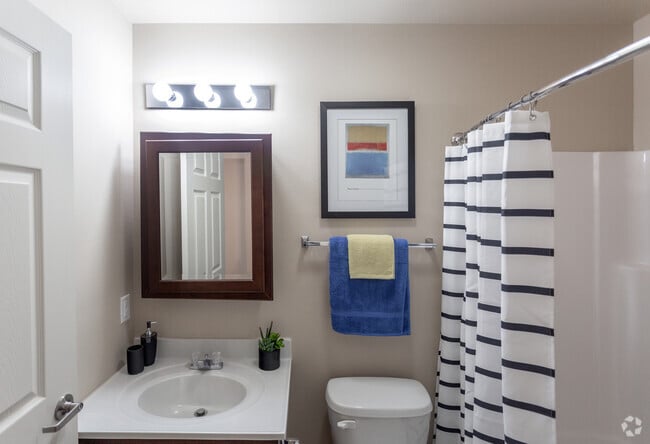 4BR, 4BA - 1696 SF