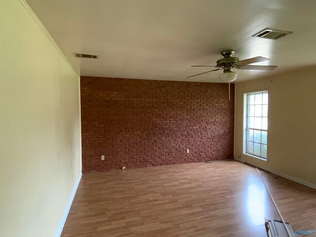 Photo - 3310 Village Dr SW