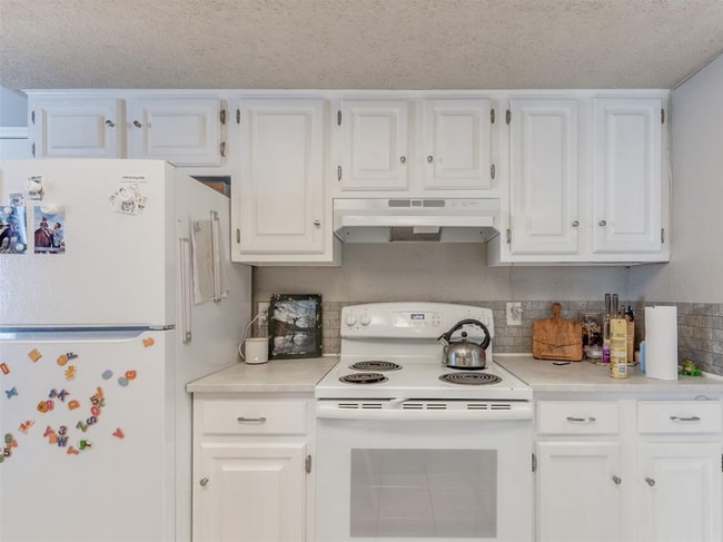 Photo - 6916 Woodlake Dr