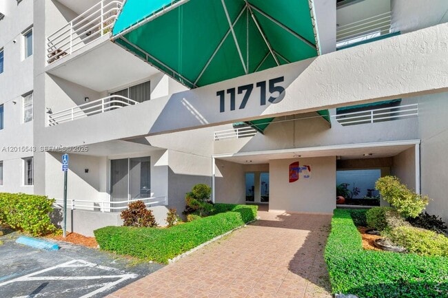 Building Photo - 11715 SW 18th St Unit 410
