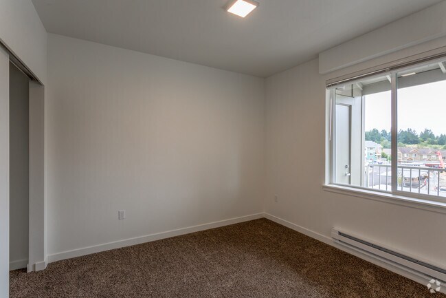 2BR, 1BA - 842 SF