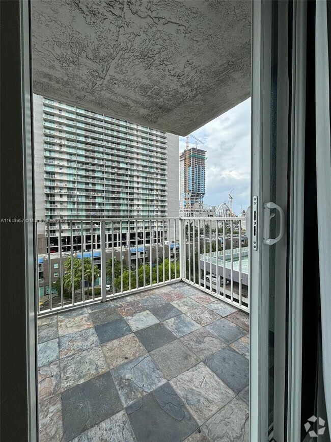 Building Photo - 850 N Miami Ave Unit W-909 Rental