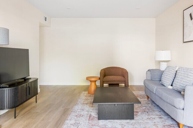 Photo - 2721 Midtown Ct Unidad SI FL2-ID1865