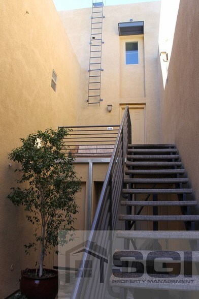 2 bedroom apartments in downtown phoenix az copper square bedroom downtown phoenix townhouse on roosevelt 615 portland st rental for rent in phoenix az forrentcom 2 bedroom apartments in downtown phoenix az copper square bedroom downtown phoenix townhouse on roosevelt 615 portland st rental for rent in phoenix az forrentcom