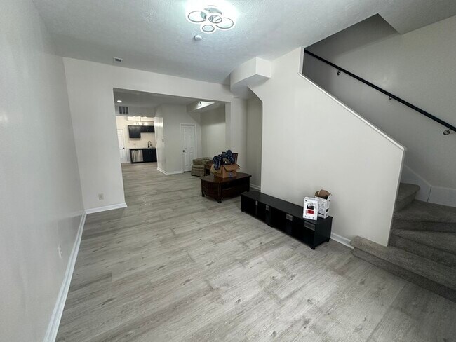 Photo - 47 S Lasalle St