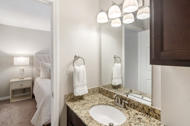 Lakeshore Pointe Apartment Homes