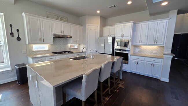 Photo - 1112 Maverick Dr