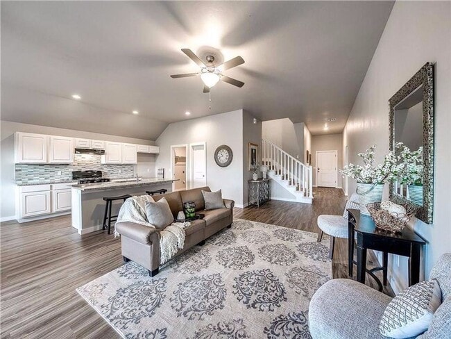 Photo - Beautiful 3/2 on a .56 acre lot!