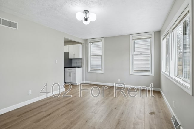 Photo - 3111 S 40th St