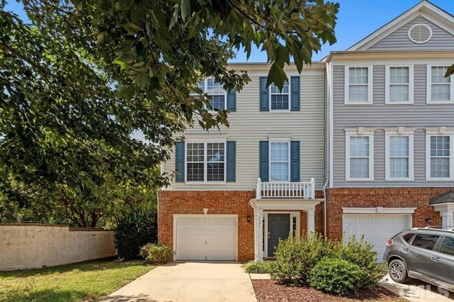 Building Photo - **OFFERING REFUNDABLE APPLICATION FEES** Terrific 3BD, 2.5BA Raleigh End Unit Townhome in a Prime...