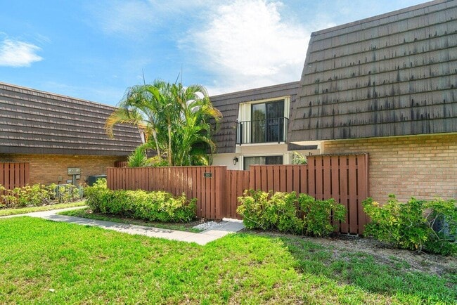 Building Photo - 1619 16th Ct Rental