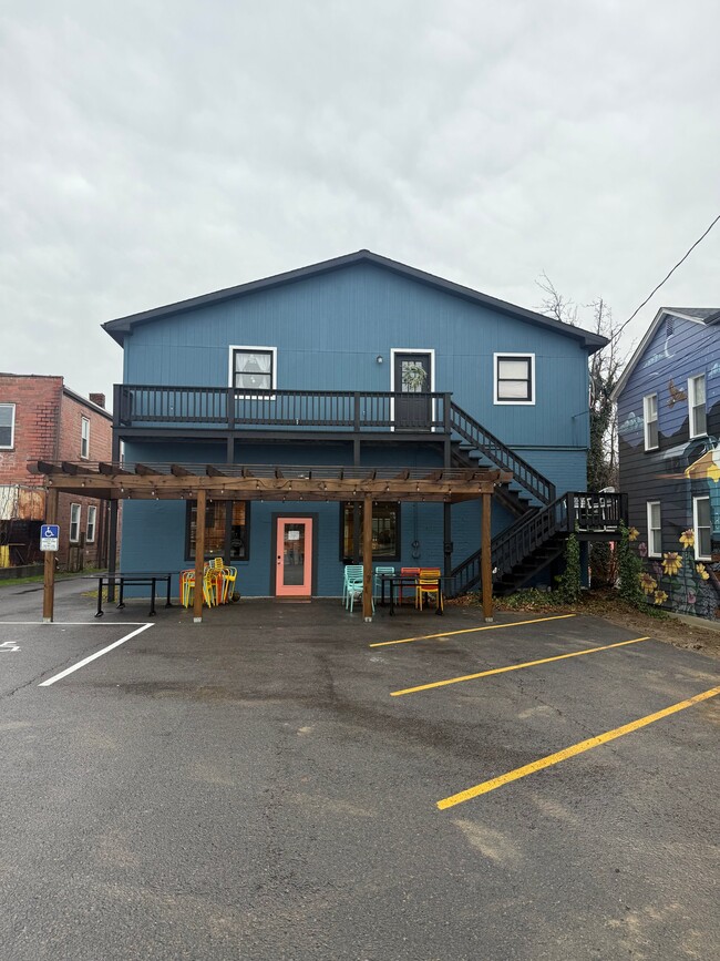 Building Photo - 238 W Main St