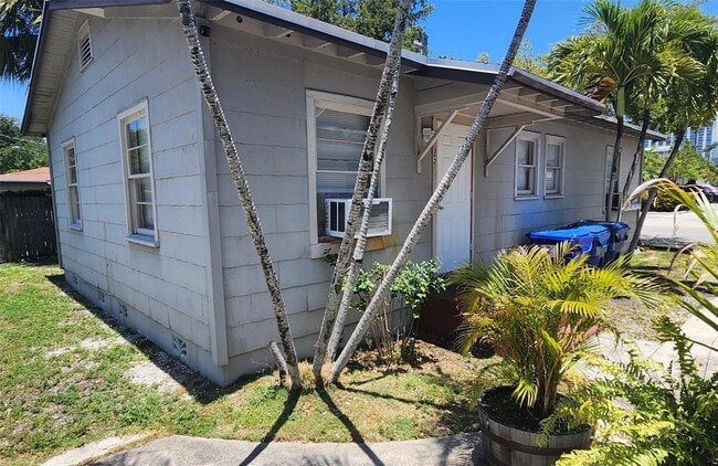 Building Photo - 609 SW 4th Ave Unit 2