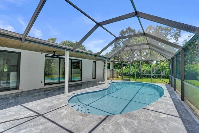 Photo - 840 SW 3rd St