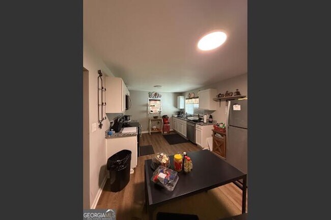 Cocina (Nota: tiene los artículos del inquilino actual) - 17 Liberty St Unidad 17 Liberty St