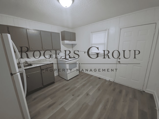 Photo - #450 - 106-108 Carter St Duplex Unit 108 Carter St