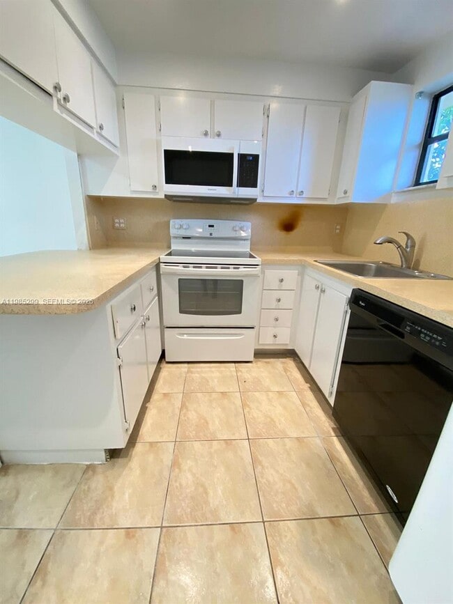 Photo - 8290 Lake Dr Unit 449