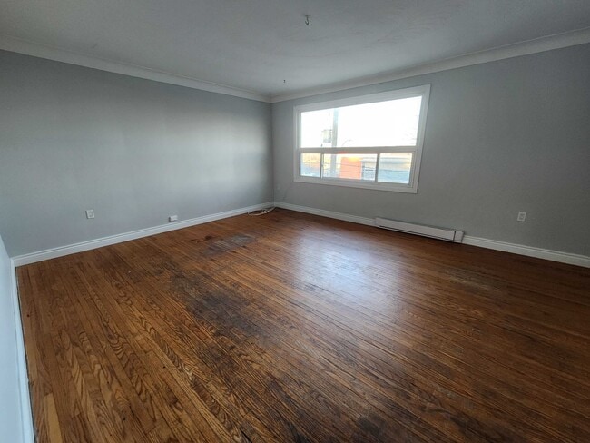 Photo - 672 Division St Unit 3