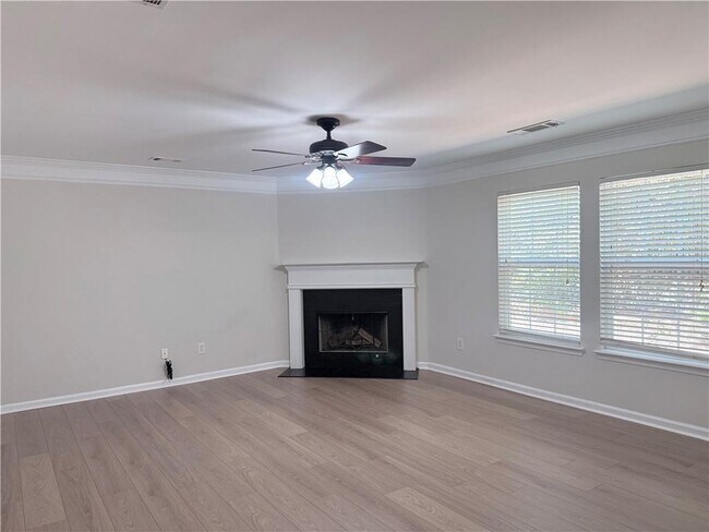 Photo - 3080 Centerglen Ln