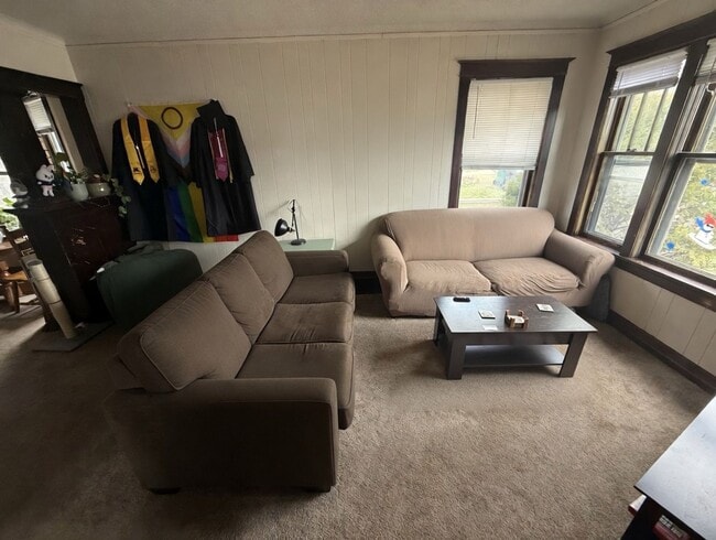 Photo - Duluth MN 5- Bedroom - 2-Bath - 1 - Car Single Family Home