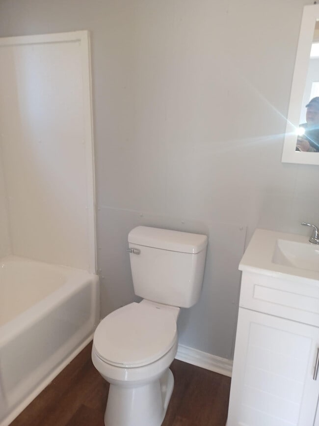 columbus 9 - 1301 20th St N