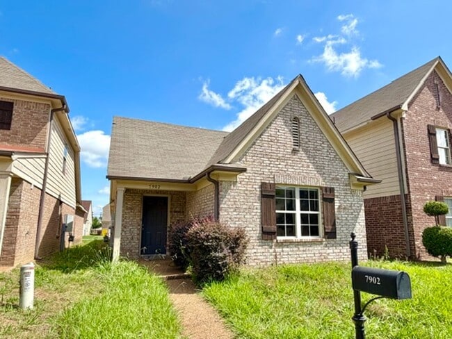 Building Photo - RushmeadeCircleN7902 Unit 1