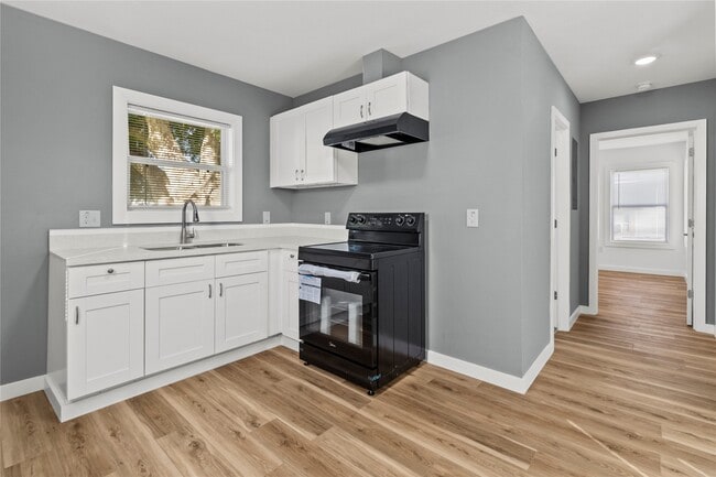 Photo - 1717 W 4th St